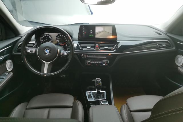 BMW 1 Series 2023 — фото 12