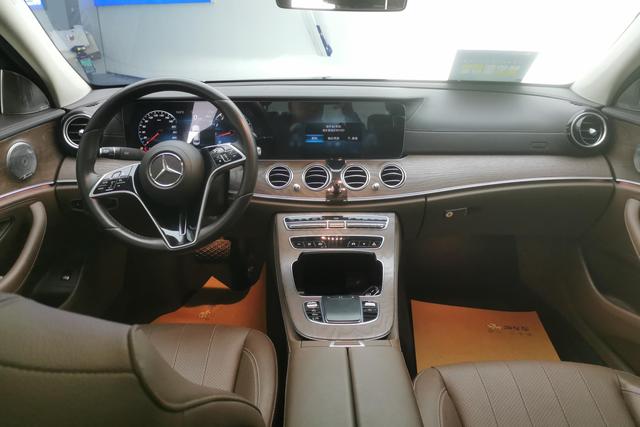 Mercedes-Benz E-Class 2022 E 300 L — фото 12