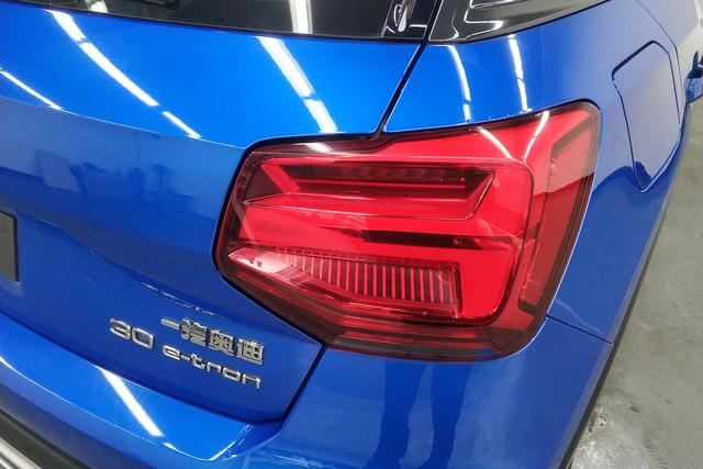 Audi Q2L e-tron 2019 — фото 8