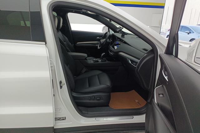 Cadillac XT4 2021 28 T 2 WDLeading — фото 15