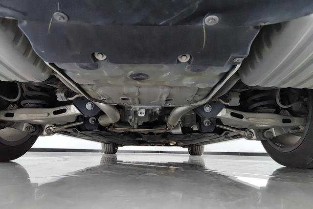 Jaguar XFL 2023 2.0 T P 250 2 WD — фото 7