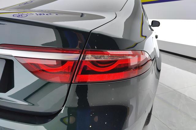 Jaguar XFL 2023 2.0 T P 250 2 WD — фото 6