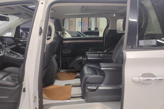 GAC Trumpchi Trumpchi M8 id 3824670 из Китая 11