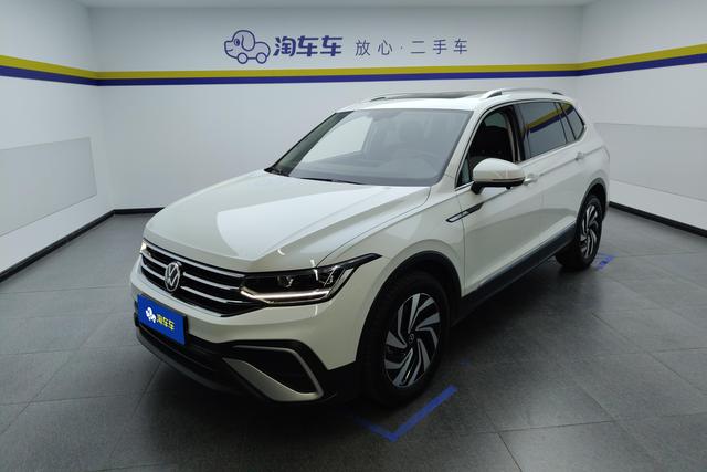 Volkswagen Tiguan L 2023 — фото 1