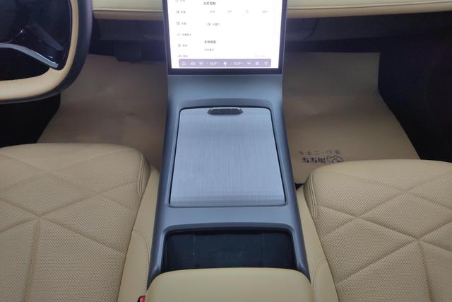 Geely Galaxy L6 2023 — фото 10