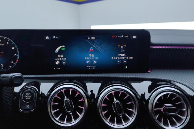 Mercedes Benz A-Class 2022 — фото 13