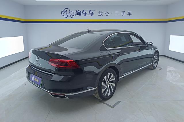 Volkswagen Magotan GTE Plug-in Hybrid 2022 — фото 3