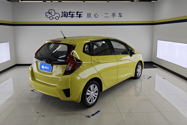 Honda "飞度" 可 以 翻 译 为 "fit" 2016 — фото 3