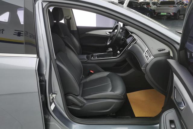 Roewe ei6 MAX Plug-in Hybrid 2020 — фото 15