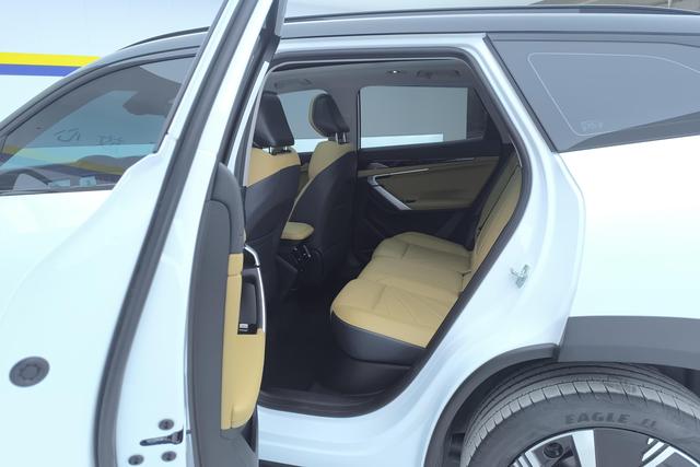 Geely Atlas (Boyue L) — фото 16