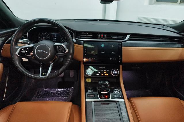 Jaguar XFL 2022 2.0 T P 250 2 WD — фото 13