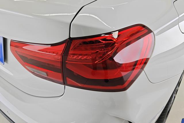 BMW 1 Series 2021 — фото 9