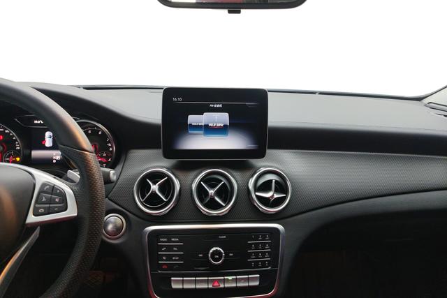 Mercedes Benz GLA 2019 — фото 10
