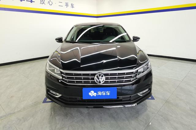 Volkswagen Passat 2017 330 TSI DSG — фото 2