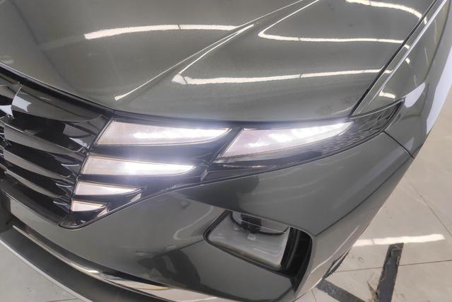 Hyundai Tucson 2023 Темно-серый из Китая, фото 4