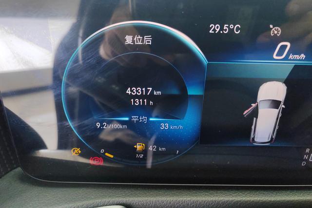 Mercedes-Benz GLB 2023 Темно-серый из Китая, фото 3