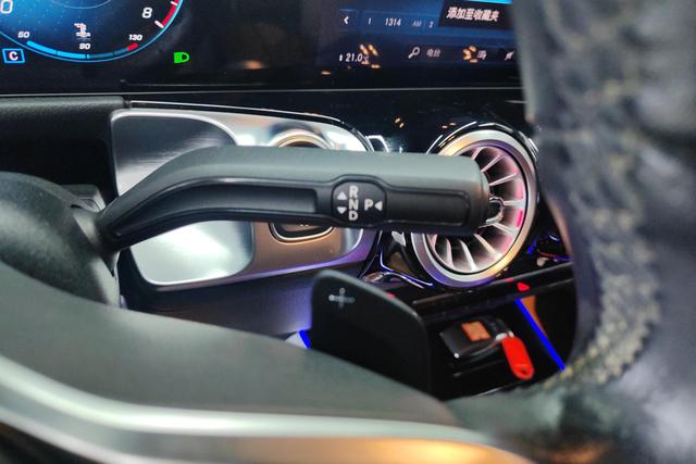 Mercedes-Benz GLB 2023 Темно-серый из Китая, фото 6