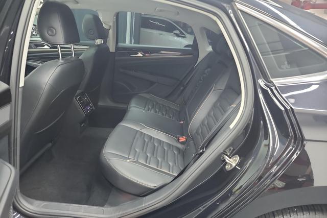 Volkswagen Passat 2020 Черный из Китая, фото 2