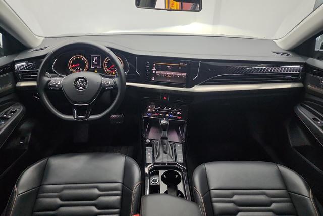 Volkswagen Passat id 3823603 из Китая 12