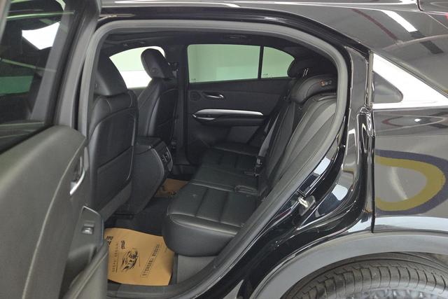 Cadillac XT4 id 3823604 из Китая 9