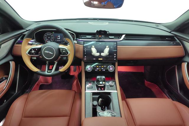 Jaguar XFL 2022 — фото 12