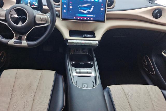BYD Dolphin 2023 — фото 10