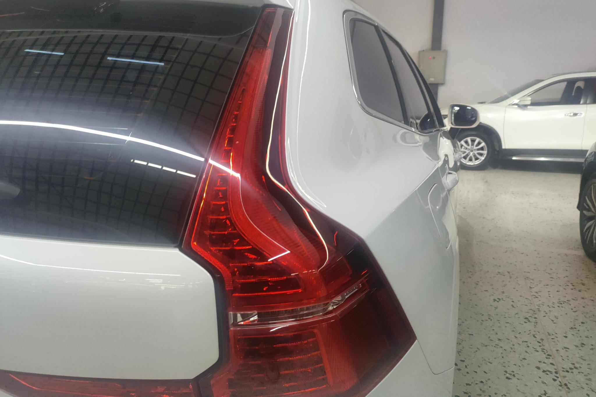 Volvo XC60 2023 B5 Luxury