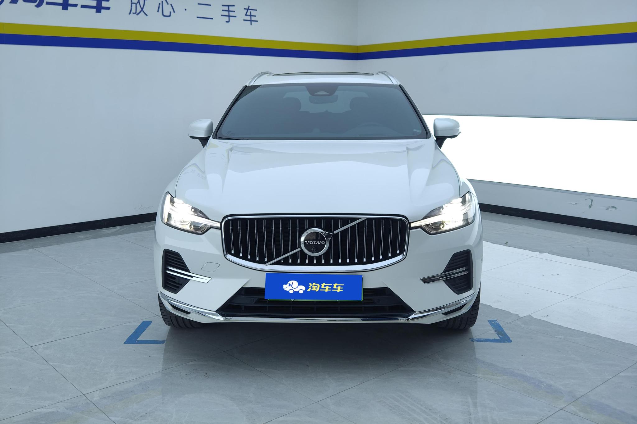 Volvo XC60 PHEV 2025 T8 Luxury