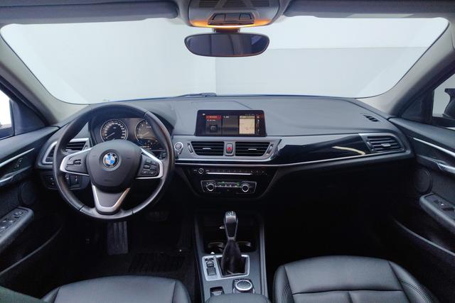 BMW 1 Series 2019 — фото 11