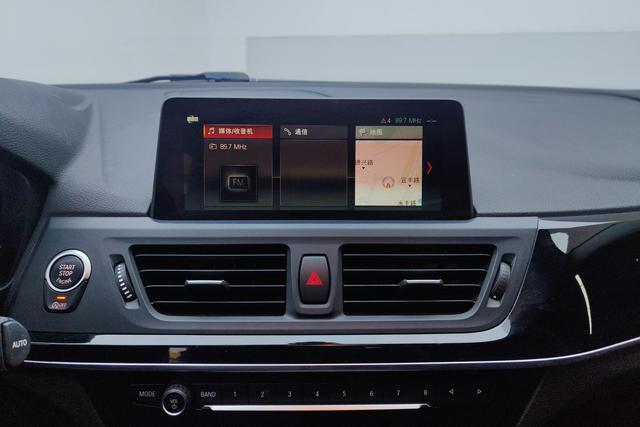 BMW 1 Series 2019 — фото 12