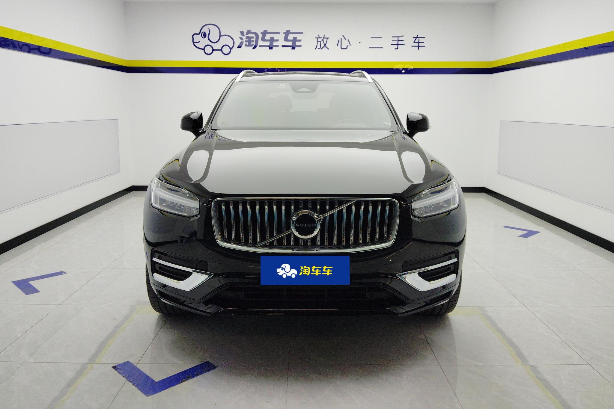 Volvo XC90 2023 B6 Luxury 7 мест