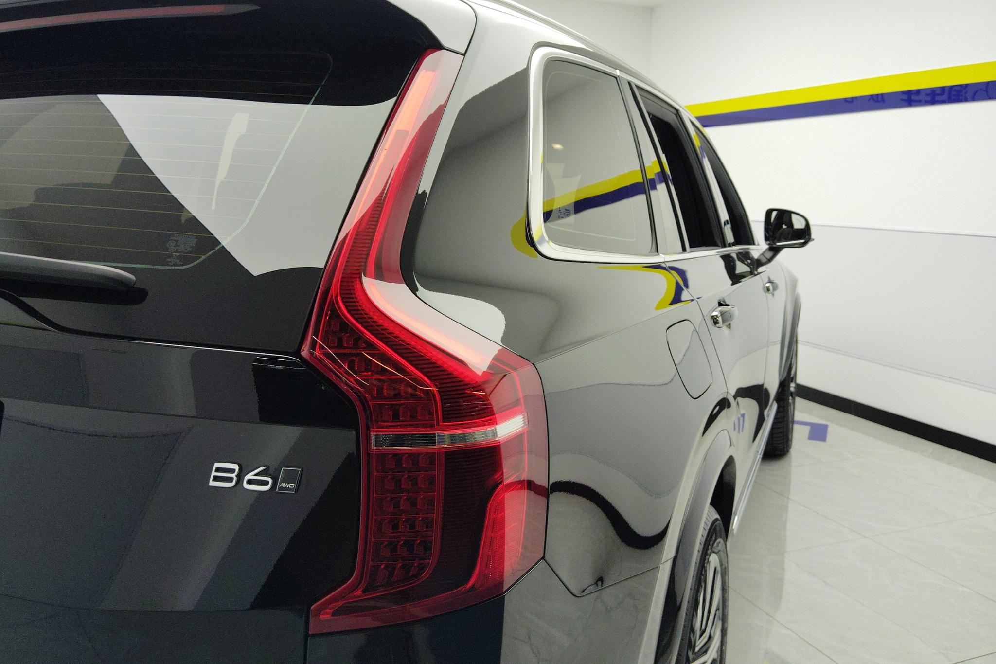 Volvo XC90 2023 B6 Luxury 7 мест