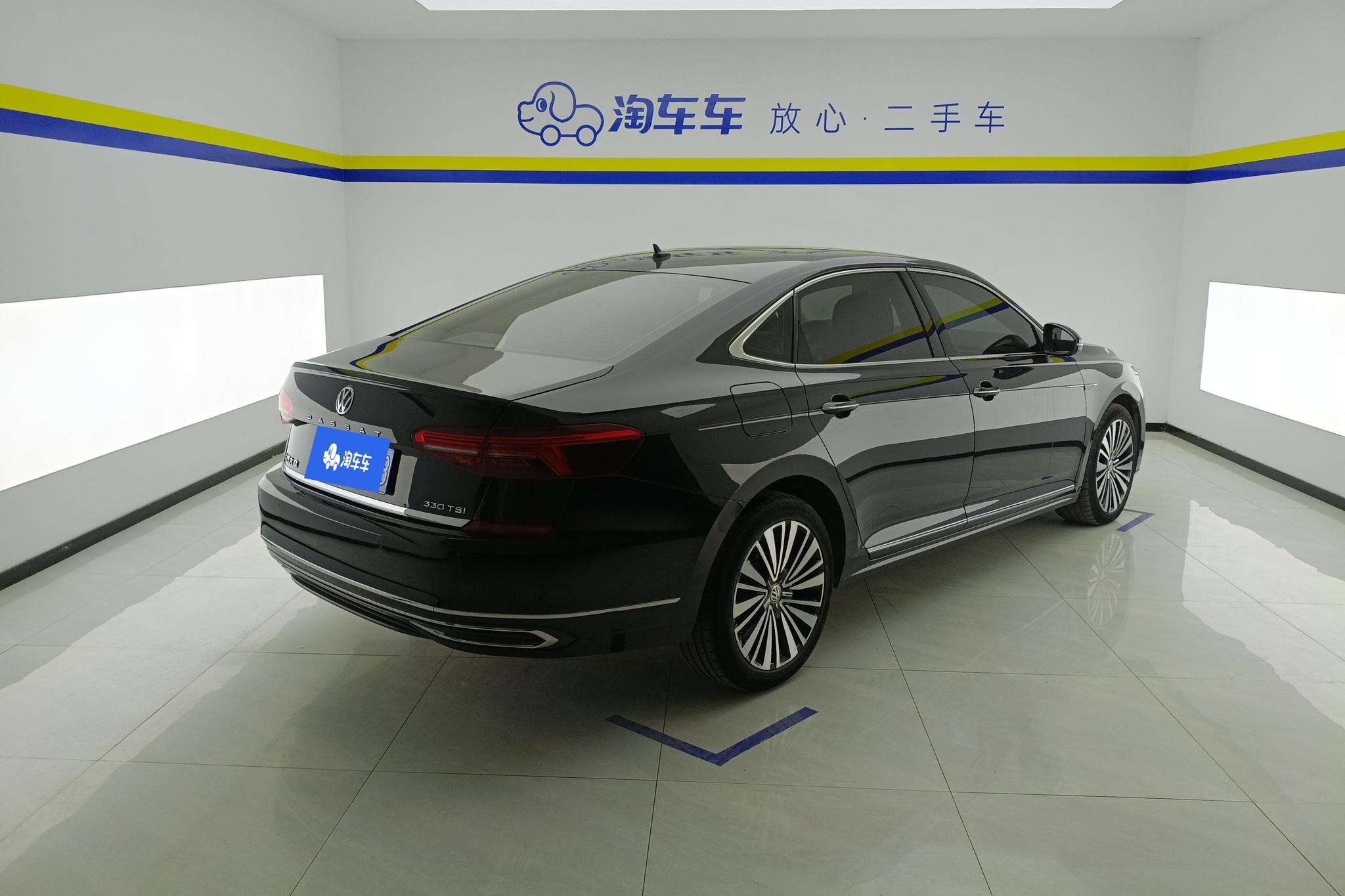 Volkswagen Passat 2019 330TSI Luxury VI