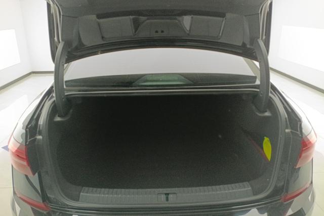 Volkswagen Passat id 3784688 из Китая 15