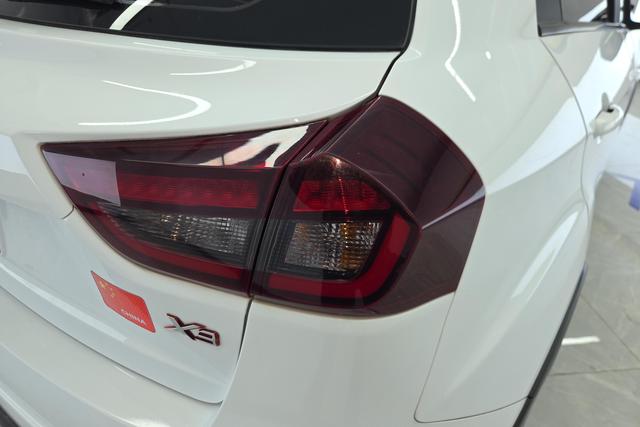 Geely Vision X3 2020 — фото 10