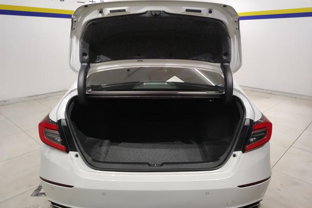 Honda Accord 2023 Белый из Китая, фото 3