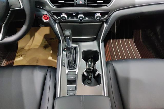 Honda Accord id 3825551 из Китая 9