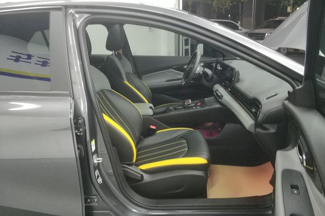 GAC Trumpchi Shadow Leopard 2023 Темно-серый из Китая, фото 2