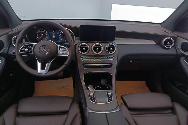 Mercedes Benz GLC 2022 — фото 11