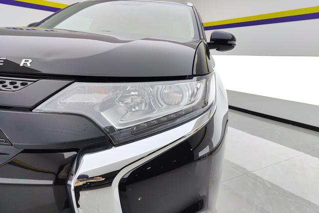 Mitsubishi Outlander 2021 — фото 4