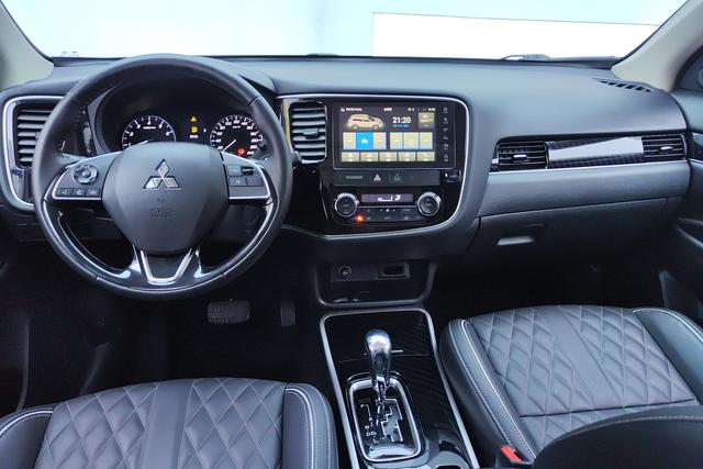 Mitsubishi Outlander 2021 — фото 13