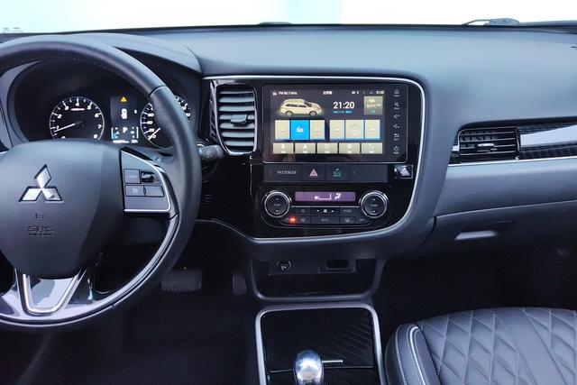 Mitsubishi Outlander 2021 — фото 11