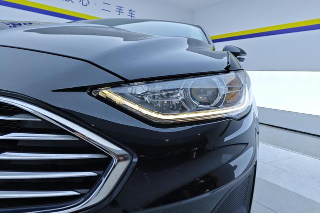 Ford Mondeo 2020 — фото 4