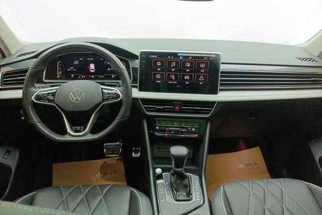 Volkswagen Tiguan L 2023 — фото 12