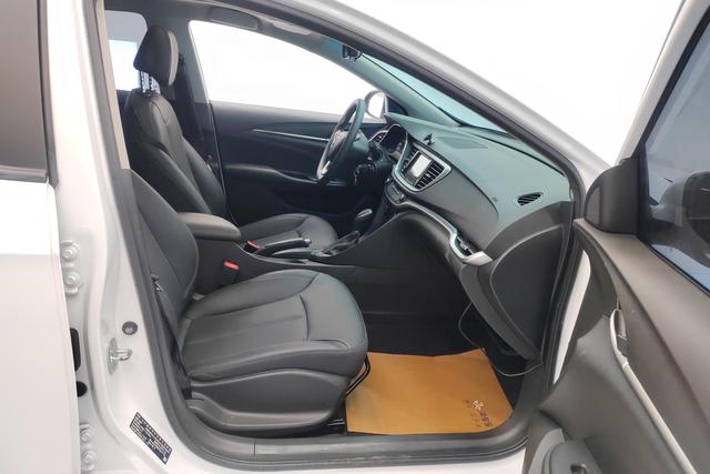 Buick Yinglang 2022 Белый из Китая