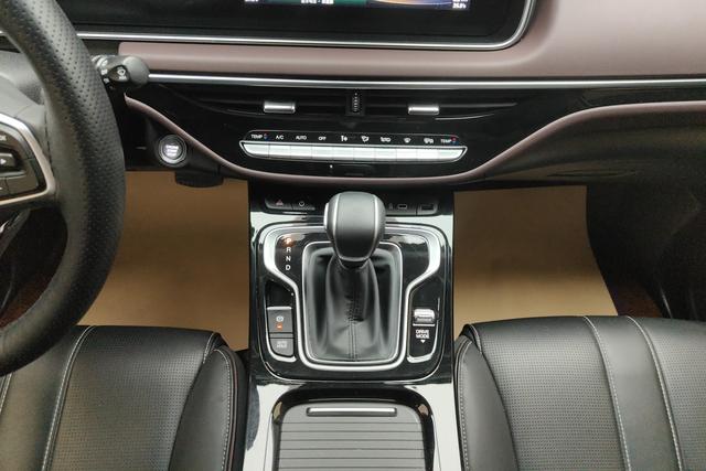 GAC Trumpchi Trumpchi M6 2023 Белый из Китая, фото 6