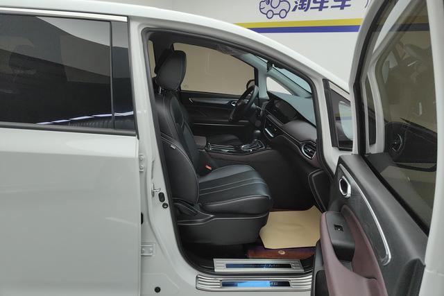 GAC Trumpchi Trumpchi M6 id 3840937 из Китая 12