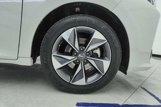 GAC Trumpchi Trumpchi M6 id 3840937 из Китая 13