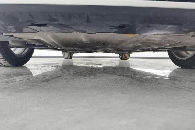 BMW 1 series id 3840963 из Китая 12