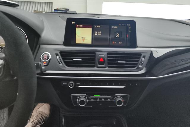 BMW 1 Series 2019 — фото 12